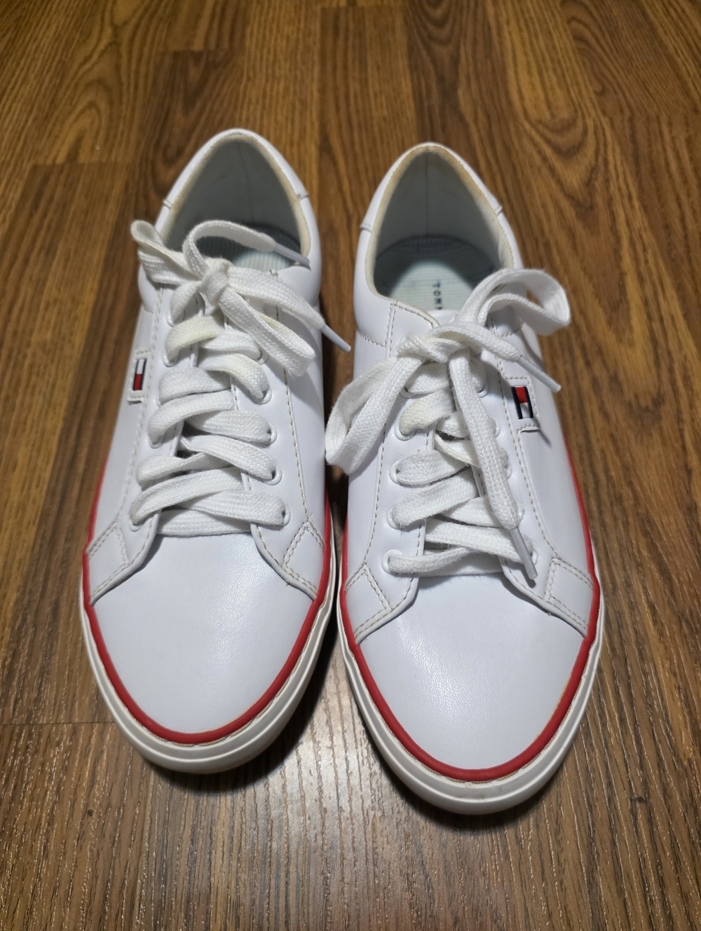 Tommy Hilfiger Women’s White Low Top Sneakers Size 9 Red Stripe Casual Preppy 1